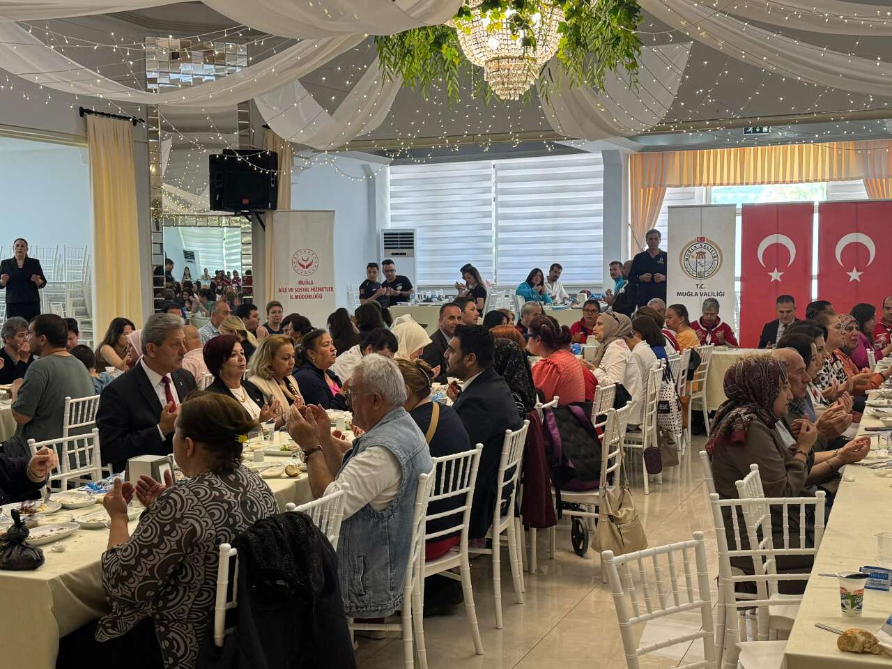 Menteşe’de Anlamlı Buluşma: Vali Akbıyık Engelli Bireylerle Bir Araya Geldi 8